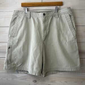 Columbia Khaki Shorts 40 Waist